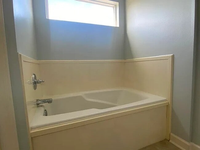 Building Photo - 39021 Prairie S Dr