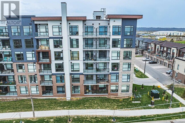 Building Photo - 600 N Service Rd