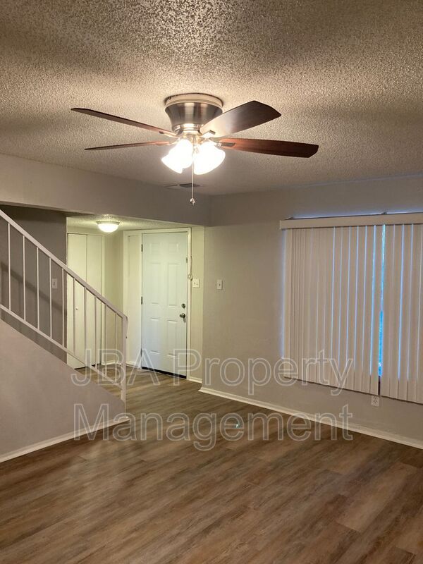 Foto del edificio - 1757 Farleigh Ct