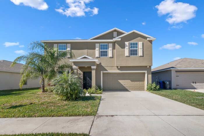Foto principal - Come Rent this LIKE NEW Home in Fern Hill!