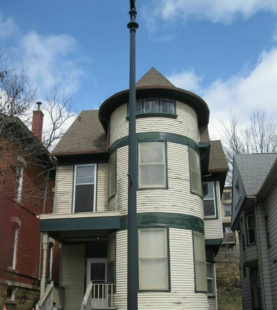 Building Photo - 437 Loras Blvd