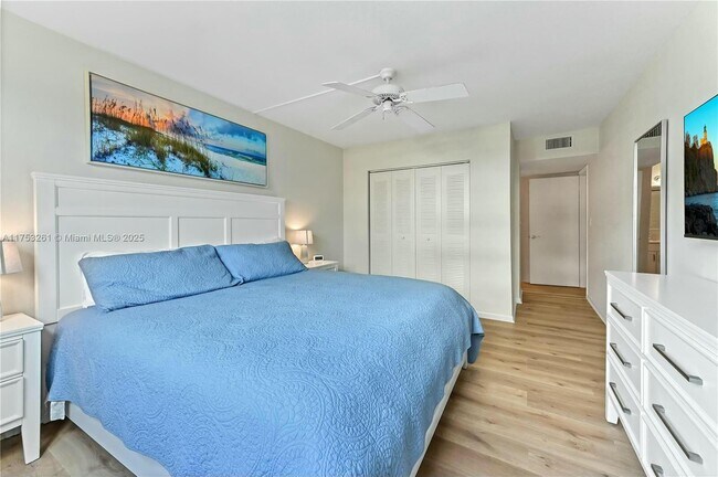 Foto del edificio - 3540 S Ocean Blvd