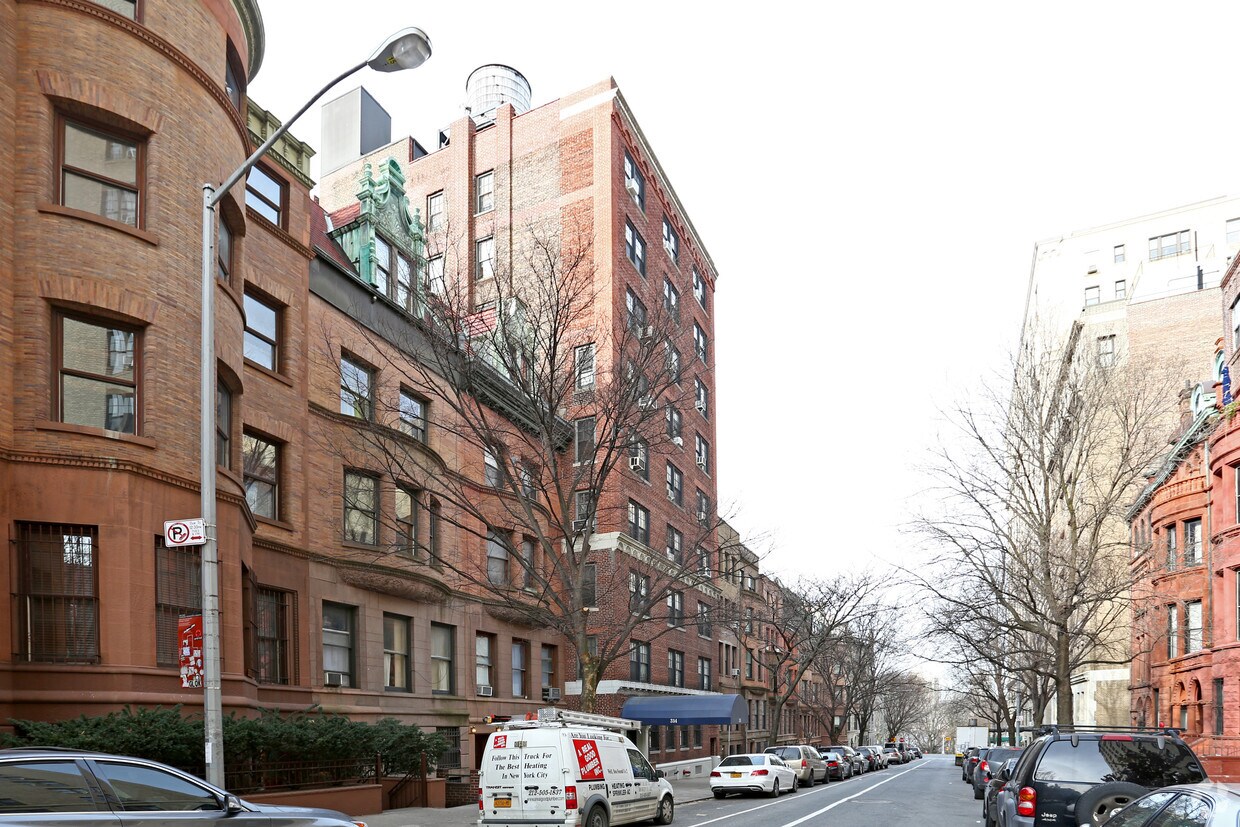 Building Photo - 314 W 77th St