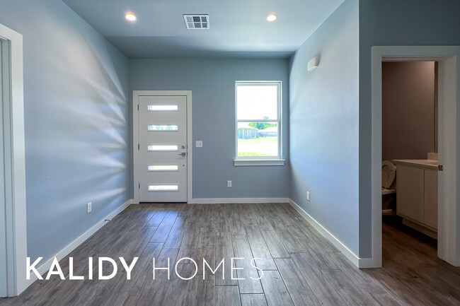 Building Photo - 202 Olde Ml Ct