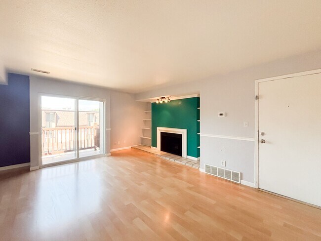 Foto del edificio - 2 BR/1BA | Newly Renovated Unit | | Fenced Backyard | Covered Carpot Parking