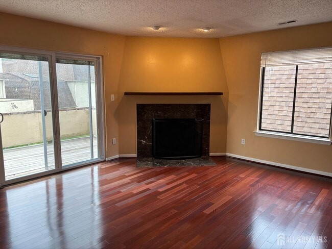 Foto del edificio - 92 Gate House Ln