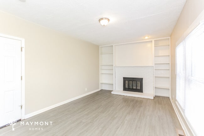 Foto del edificio - 3436 Julie Ln