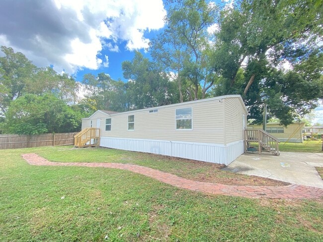 Building Photo - Charming 3-Bedroom, 2-Bath Home with Fence...