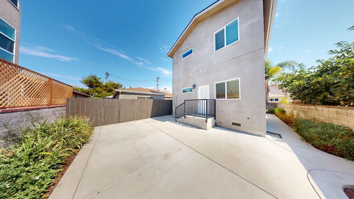 Foto principal - 4BD/2BA with designated yard space!