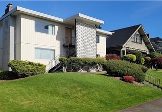 Building Photo - 2111 Colby Ave
