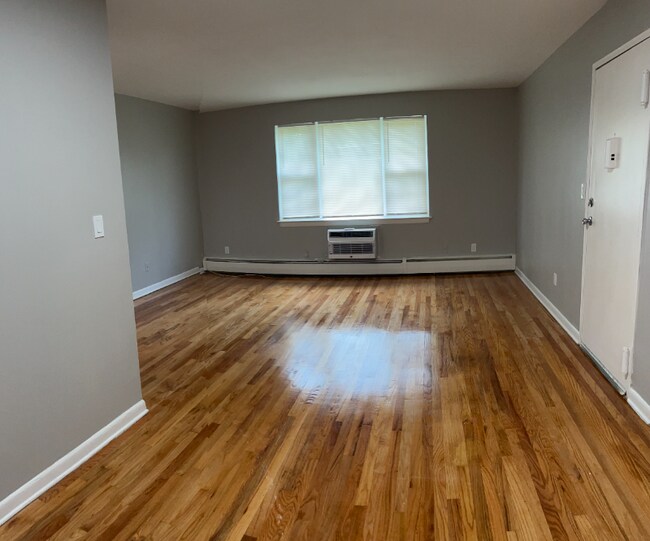 Foto del edificio - 1570 Willard Ave