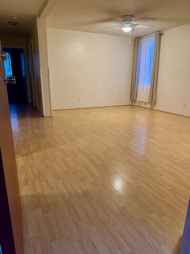 View of living area from front door. - 95-644 Hamumu St