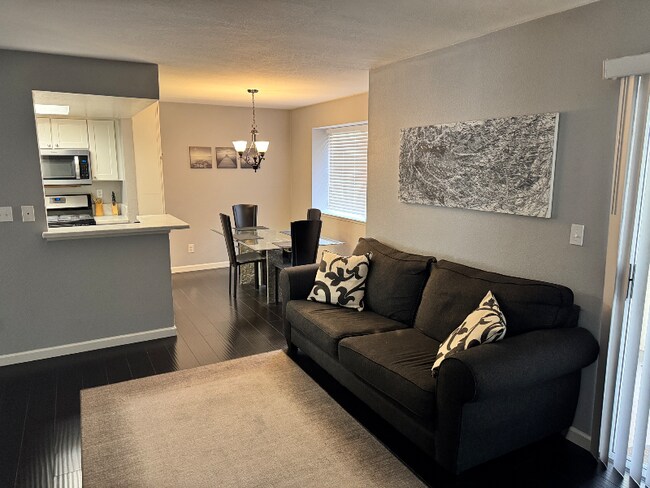 Building Photo - 4201 Las Virgenes Rd