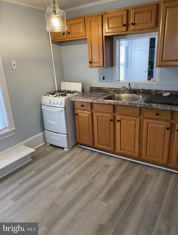 Foto del edificio - 6732 Maple Ave