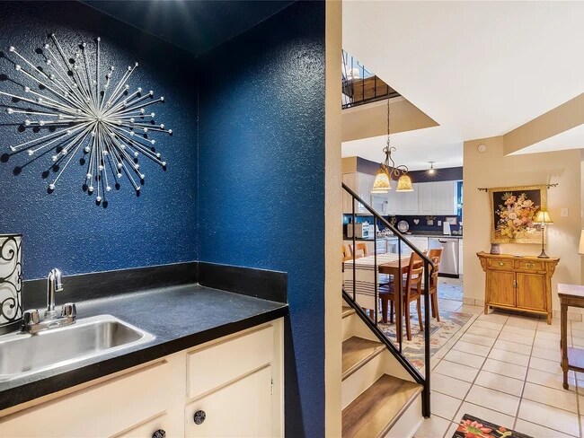 Ejemplo de zona de bar - 14515 Wunderlich Dr