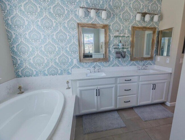 Foto del edificio - Stone Point Home in Gated Community