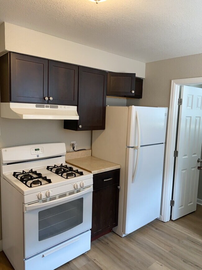 Foto del edificio - AVAILABLE NOW!  "Charming 2-Bedroom Gem in Denver's Heart with Spacious Layout - 837 Sq Ft of Coz...