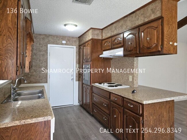 Foto del edificio - 3/2 House in Midway ISD!