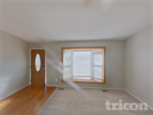 Building Photo - 5522 Buckskin Pass Dr N