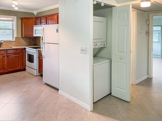 Foto del edificio - 144 Canterbury F