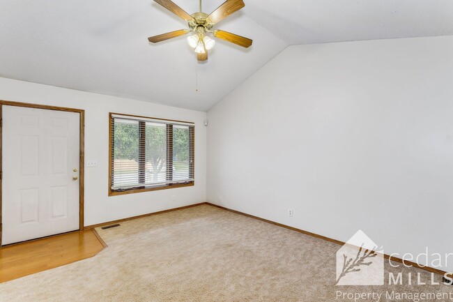 Foto del edificio - 3 Bed 3 Bath at Douglas and Maize!