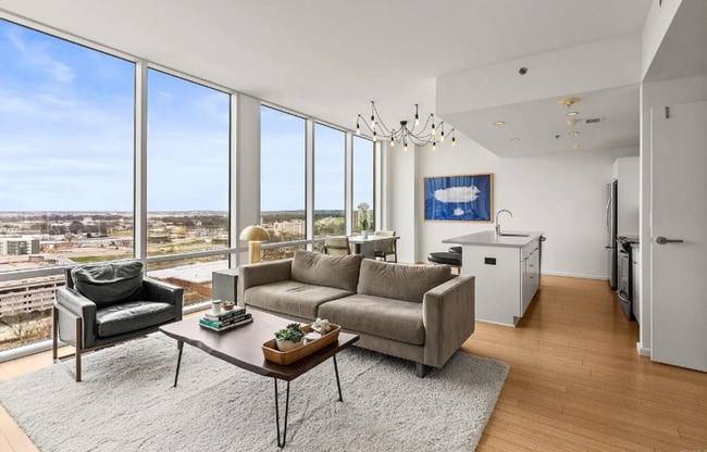 Building Photo - River Market Tower - Unit 1407