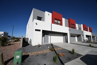 Building Photo - 4323 Wymont Cir