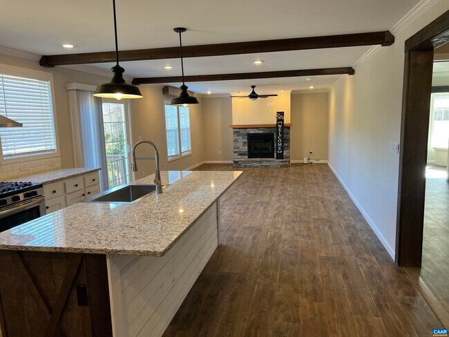 Foto del edificio - 3123 Scottsville Rd