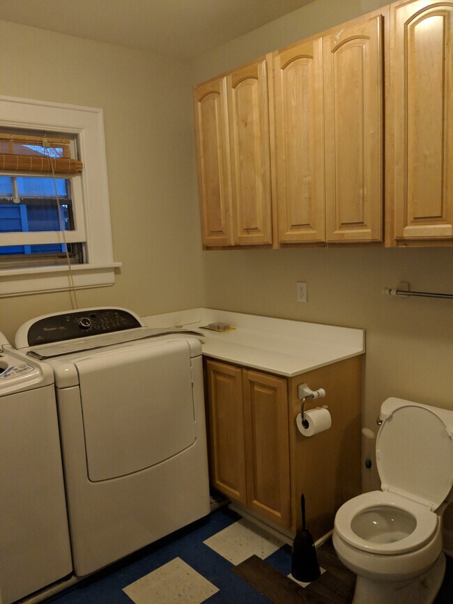 Mail level half-bath & laundry (2018) - 212 E Duncan St