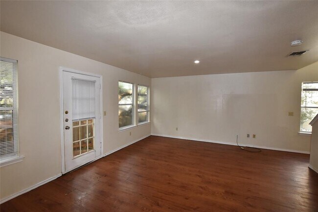 Foto del edificio - 902 Sagewood Trail