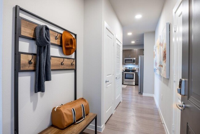 Building Photo - Richmond Comfort + up to 6 weeks OFF – Don...