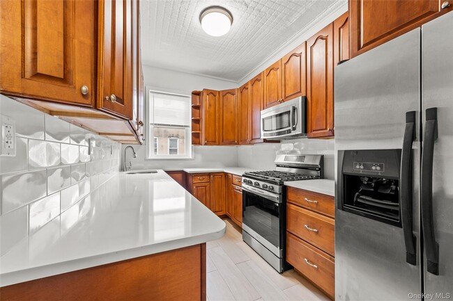 Building Photo - 963 Utica Ave