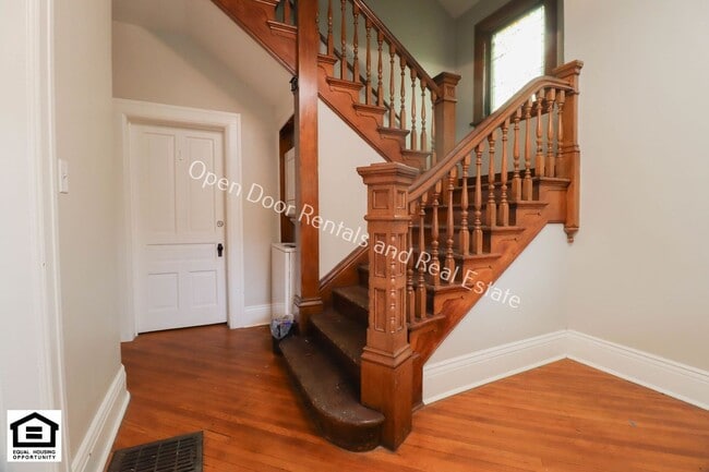 Building Photo - 1101 Lake Ave