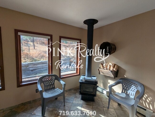 Foto del edificio - 18170 Forest View Rd