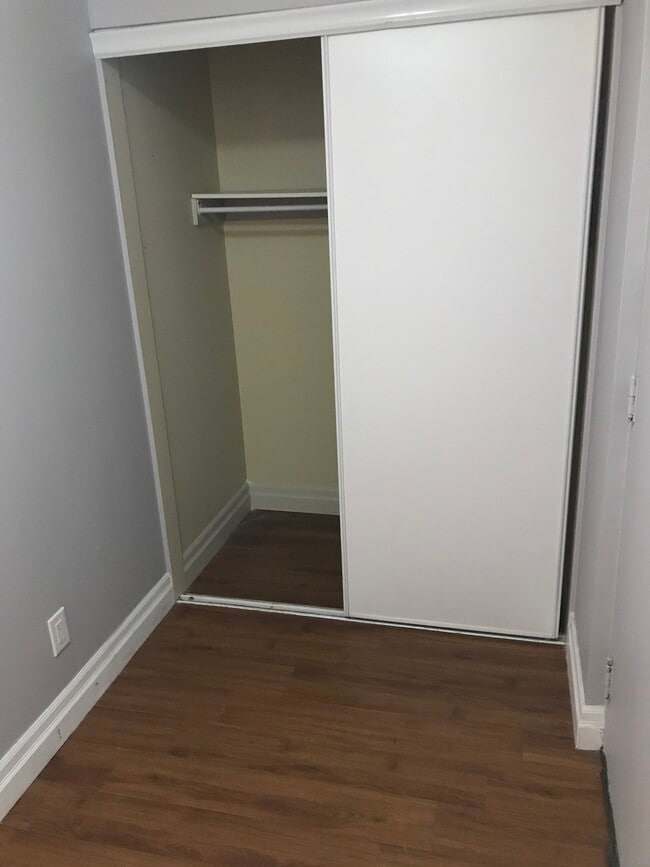 Building Photo - FIRST FLOOR BACHELOR APARTMENT AVAILABLE NOW
