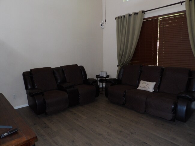 Foto del edificio - 7601 Barn Owl Dr