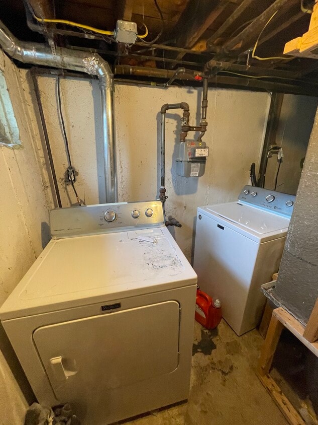 Building Photo - 134 Lake St