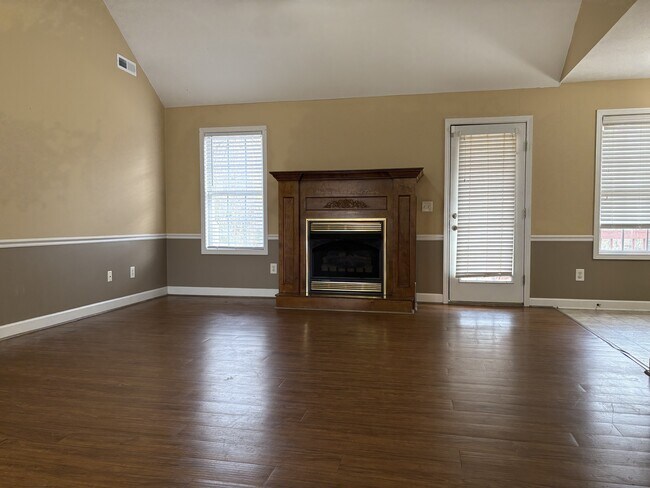 Foto del edificio - 3426 Shadow Birch Rd