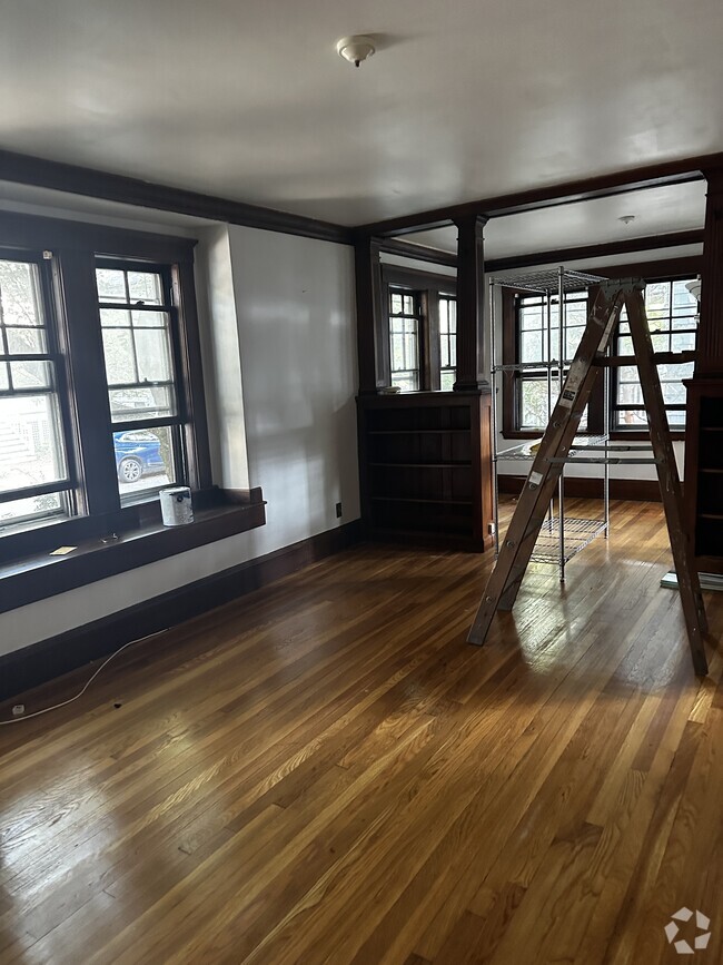 Building Photo - 142 Larch Rd