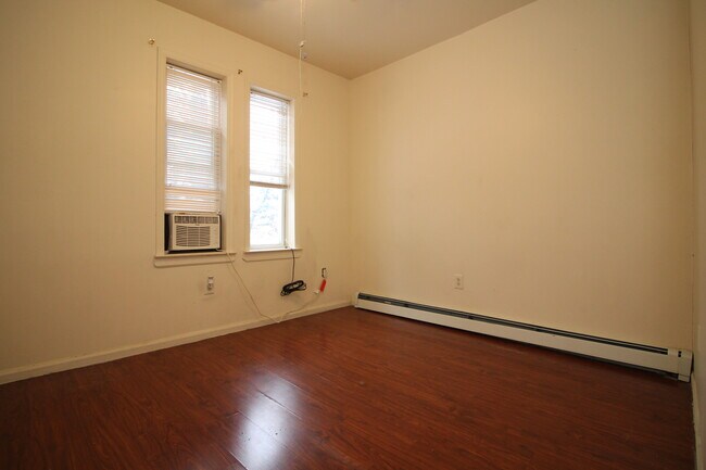 Building Photo - 330 60th St