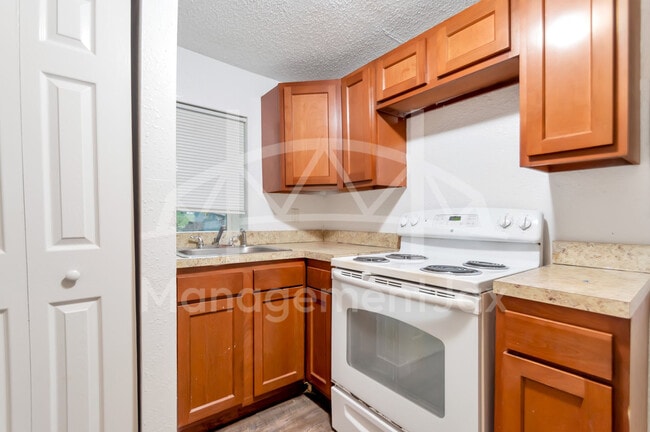 Building Photo - 1629 W 31st St