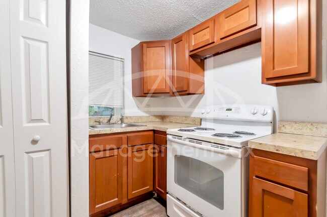 Foto del edificio - 1629 W 31st St