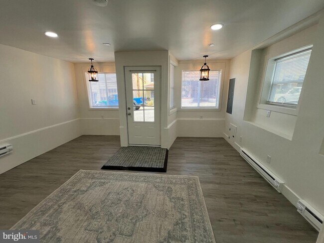 Foto del edificio - 328 Virginia Ave