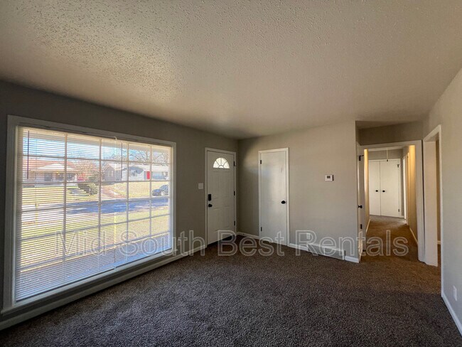 Foto del edificio - 4373 Deerland St