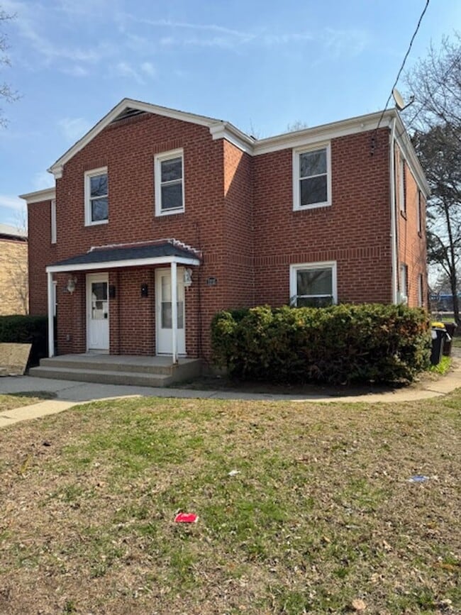 Building Photo - 2215-2217 Hecker Ave