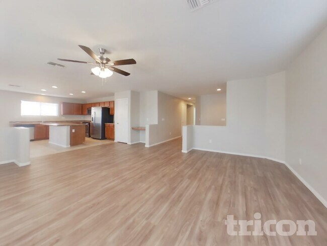 Foto del edificio - 39989 W Catherine Dr