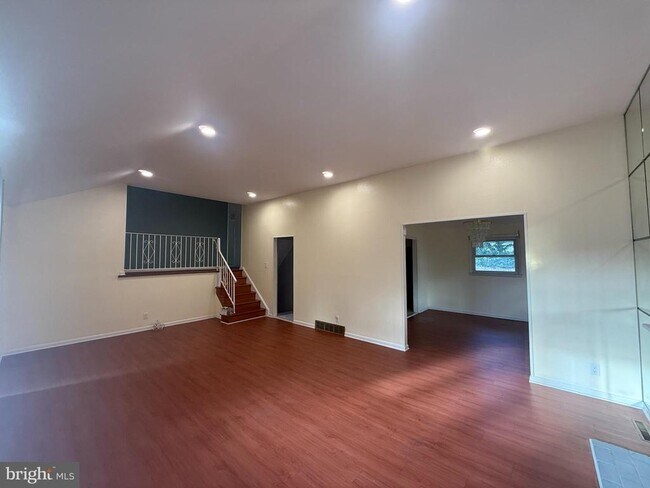 Building Photo - 118 Spring House Rd