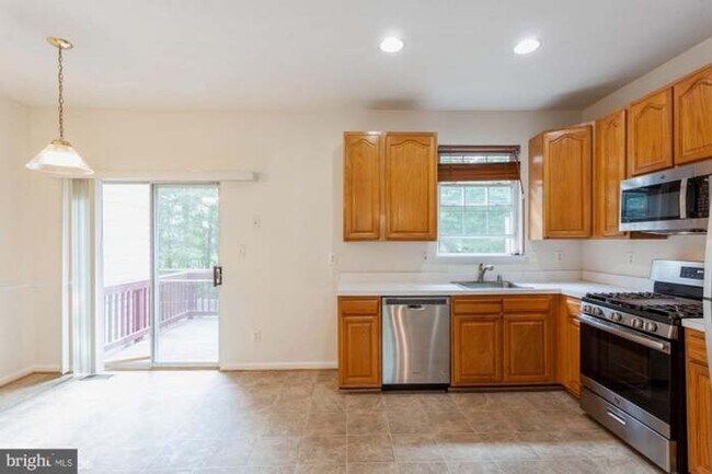 Foto del edificio - 7836 Canter Ct