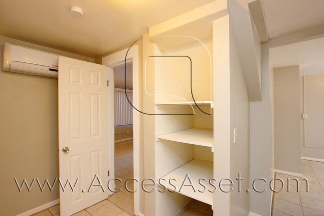 Foto del edificio - 242 N Chestnut St