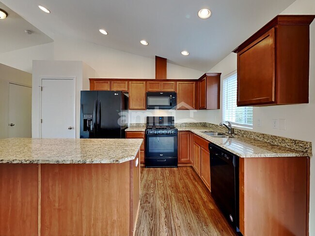 Foto del edificio - 6321 41st St NE